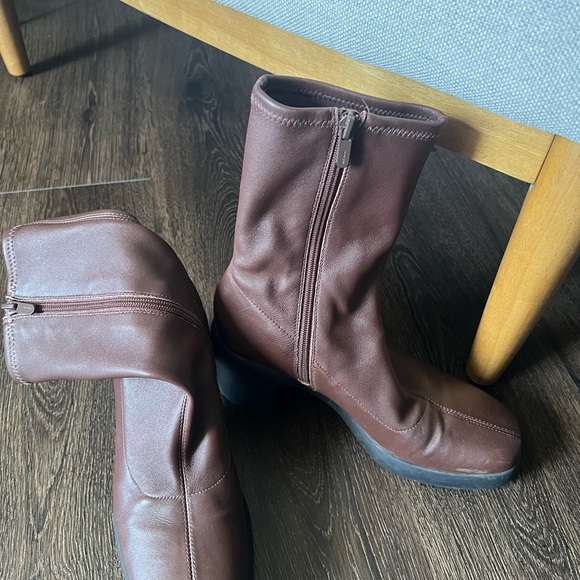 Vince Mandy Leather Ankle Boot -Size 7.5 - Picture 7 of 8